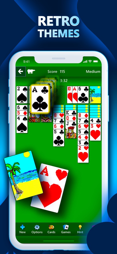 Microsoft Solitaire Collection - Die App ermöglicht es den Nutzern, das Spiel mit Retro-Designs zu personalisieren, wie die abgebildeten Karten mit einer Strandkulisse und den klassischen roten Herzen eindrucksvoll zeigen.