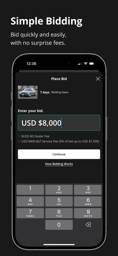 Bring a Trailer Auctions - A interface simplificada para o lance permite que os usuários insiram o valor desejado, como "$8.000 USD", e vejam a "taxa de serviço BaT" de forma transparente antes de confirmar.