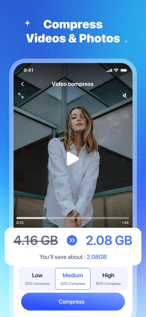 Fast Cleaner - Speed Clean Up - La herramienta ofrece compresión de medios, demostrando cómo un video de "4.16 GB" puede reducirse a "2.08 GB", y permite a los usuarios seleccionar diferentes niveles de compresión para videos.