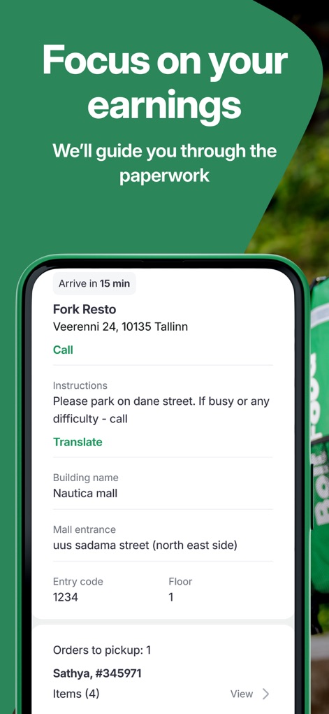 Bolt Food Courier - L'app offre istruzioni precise per il ritiro ("Orders to pickup") e informazioni aggiuntive come il codice di ingresso ("Entry code") e il piano, facilitando consegne efficienti e senza intoppi.