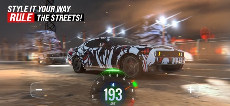 TDZ X: Traffic Driving Zone - Esta imagen subraya la personalización avanzada con un coche que exhibe un diseño de vinilos agresivo en su carrocería, iluminado por la potente luz de los faros en una carrera callejera.