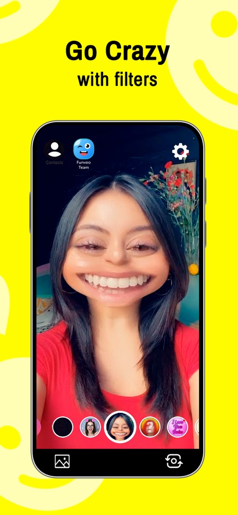 Funveo: Funny Face Swap Filter - 이 앱은 얼굴을 크게 확대된 미소로 변형시켜 사용자에게 즐거움을 제공하며, 이로 인해 턱선이 재미있게 왜곡되는 효과를 연출할 수 있습니다.