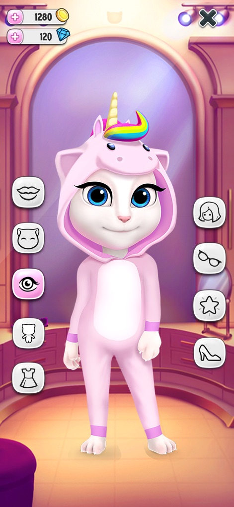 My Talking Angela - La aplicación permite personalizar el estilo de Angela con atuendos adorables como un pijama de unicornio rosa y una interfaz de armario para explorar diversas opciones de vestuario.