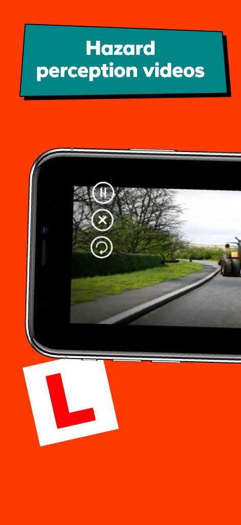 Driving Theory Test Kit | RAC - Os usuários podem praticar a percepção de risco através de uma interface de reprodução de vídeo, utilizando os botões de controle de mídia (pausar, fechar, reiniciar) para interagir com as simulações de perigo.