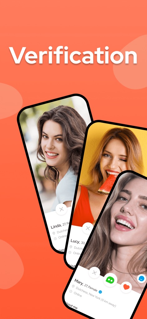 Wild: Adult Casual Dating App - 「Verification」と表示されたこの画面では、ユーザーの安全を確保するための写真認証プロセスが強調されており、各プロフィールに表示される緑色のチェックマークがその信頼性を示しています。