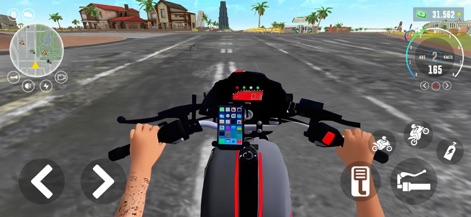 Moto Rider: Speed Chase - Users can customize their ride, as seen with the unique phone mount on the handlebars and the rider's distinctive arm tattoos.