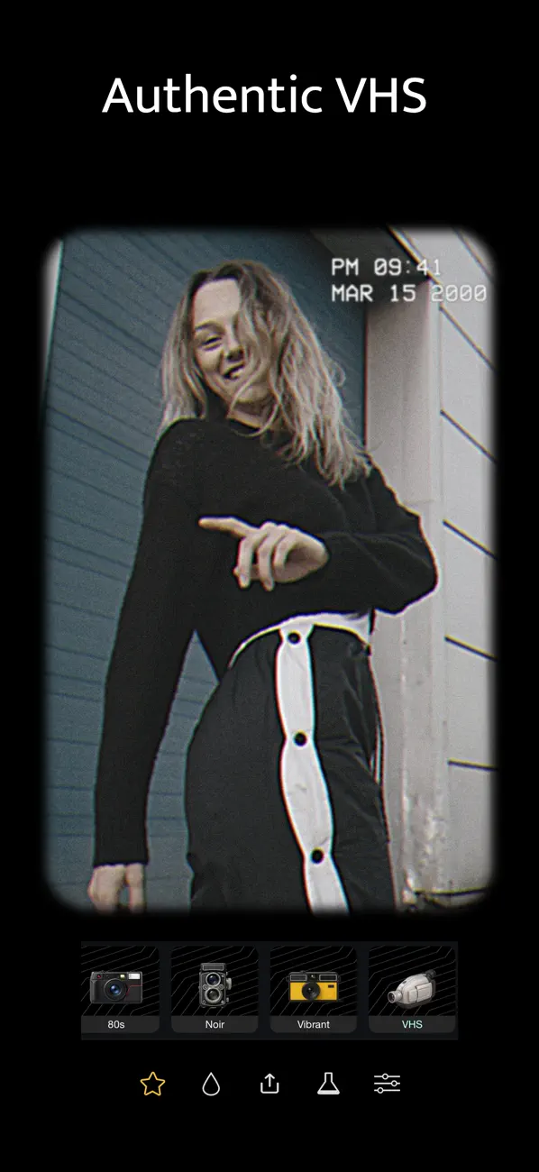 #3. Vintage Camera: Analog Film (iOS) โดย: NET Sigma