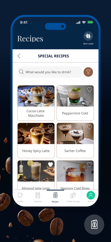 De'Longhi COFFEE LINK - Diese Ansicht präsentiert die Rezeptübersicht, in der Nutzer durch eine Vielzahl von speziellen Kaffeekreationen wie 'Cocoa Latte Macchiato' stöbern und schnell die 'Bean Adapt'-Funktion über den oberen rechten Button erreichen können.