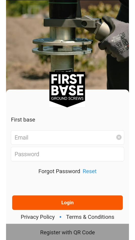 #2. First Base (iOS) Podle: Staht Limited