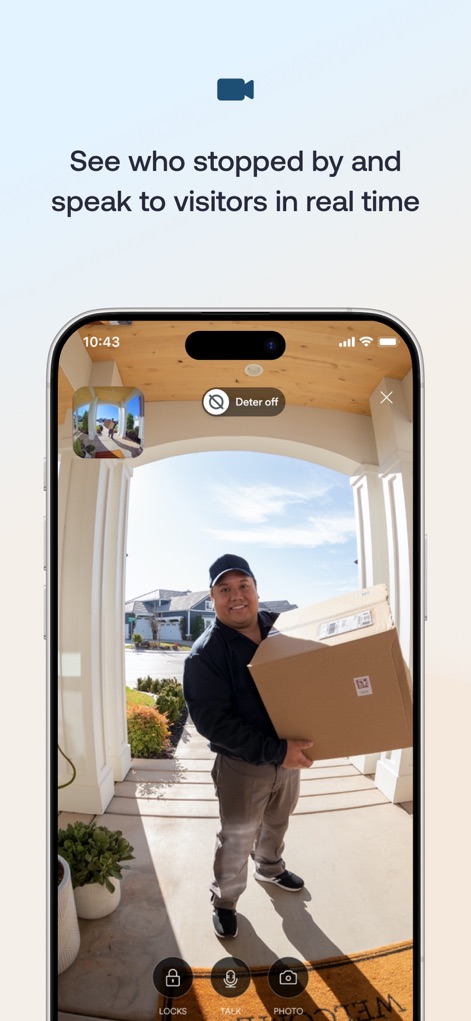 Vivint - Das Live-Kamerabild zeigt einen Besucher vor der Tür, während die Talk-Funktion es Nutzern ermöglicht, direkt mit Personen am Eingang zu sprechen.
