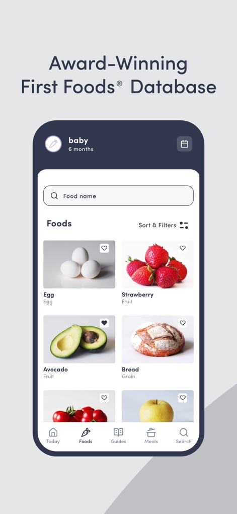 Solid Starts: Baby First Foods - Los usuarios pueden explorar una extensa "First Foods® Database" con imágenes claras de alimentos como huevos y aguacate, que incluye una barra de búsqueda y opciones de filtro para una navegación eficiente.