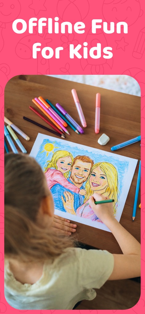 Sketchfy: Coloring Book Maker - Dieser Screenshot hebt hervor, wie Kinder durch das Ausmalen von gedruckten Seiten, wie dem Porträt einer Familie, ihre Kreativität mit physischen Stiften und Markern entfalten können.