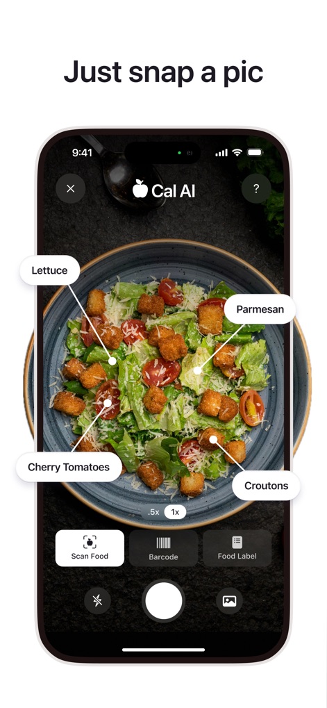 Cal AI - Calorie Tracker - Cet outil identifie avec précision les ingrédients comme la laitue et les croûtons directement depuis une photo, simplifiant l'enregistrement des aliments.