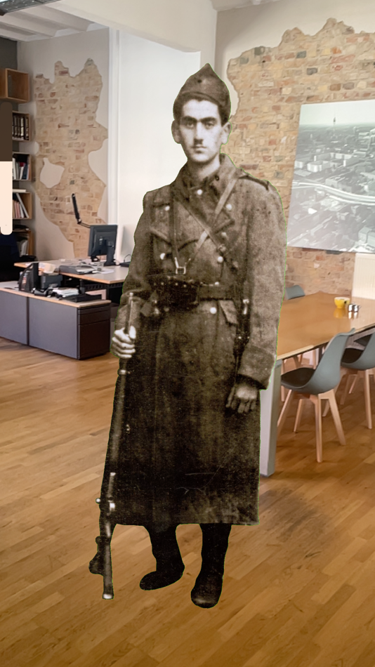 #5. MemoryLanes (iOS) 由: berlinHistory e.V.