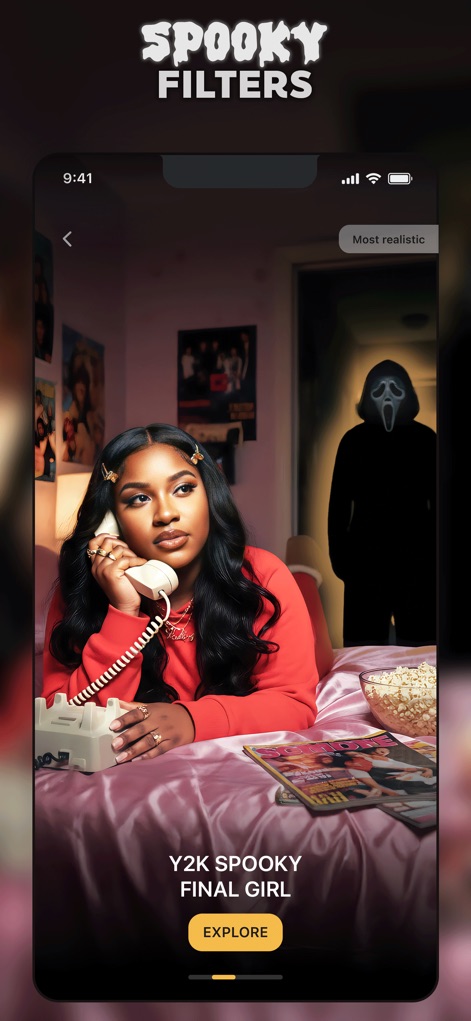 Pose: AI Photo Video Generator - Die App bietet gruselige Filter für einzigartige Stimmungen, wie die Frau im Y2K-Stil, die telefoniert, während eine Schreckgestalt im Hintergrund lauert.