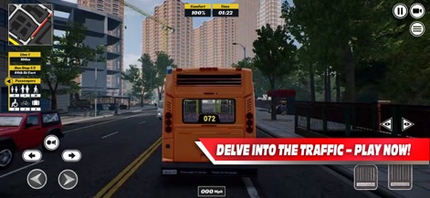 Bus Simulator PRO 2026 - Esta imagem oferece uma vista traseira detalhada do ônibus, imerso no fluxo constante do tráfego urbano e cercado pela arquitetura densa da cidade.