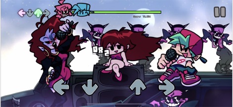 Friday Night Funkin' Mobile - Esta captura muestra una intensa batalla musical con 'Boyfriend' y 'Girlfriend' en el centro de la acción, destacando los 'iconos de flechas rítmicas' que guían la interacción y el 'fondo urbano dinámico' que ambienta el escenario.