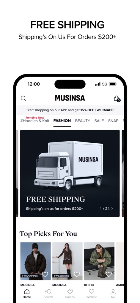 MUSINSA - K-Fashion & Style - Dieses Tool bewirbt kostenlosen Versand für Bestellungen über einem bestimmten Wert, angezeigt durch eine markante Grafik mit einem Lieferwagen und produktübergreifenden Top-Empfehlungen für Nutzer.