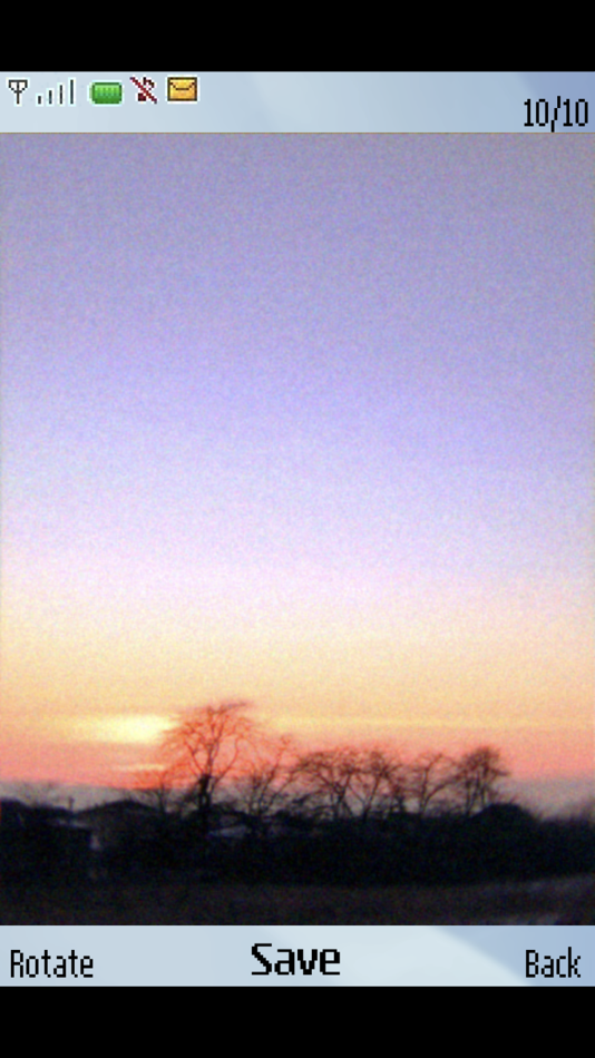 #10. 0.3MP Camera (iOS) โดย: Dmitry Shatilov