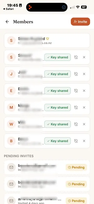 SafeCircle Family Photos screenshot 3