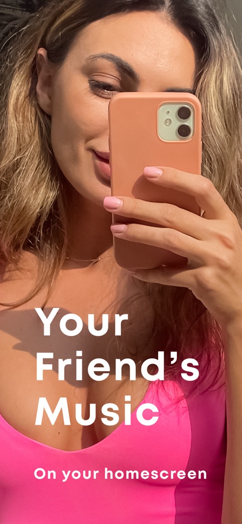 MUBR - see what friends listen - La aplicación se muestra en un contexto de uso real, con una persona sosteniendo un teléfono y presentando el lema "Your Friend's Music" en pantalla.