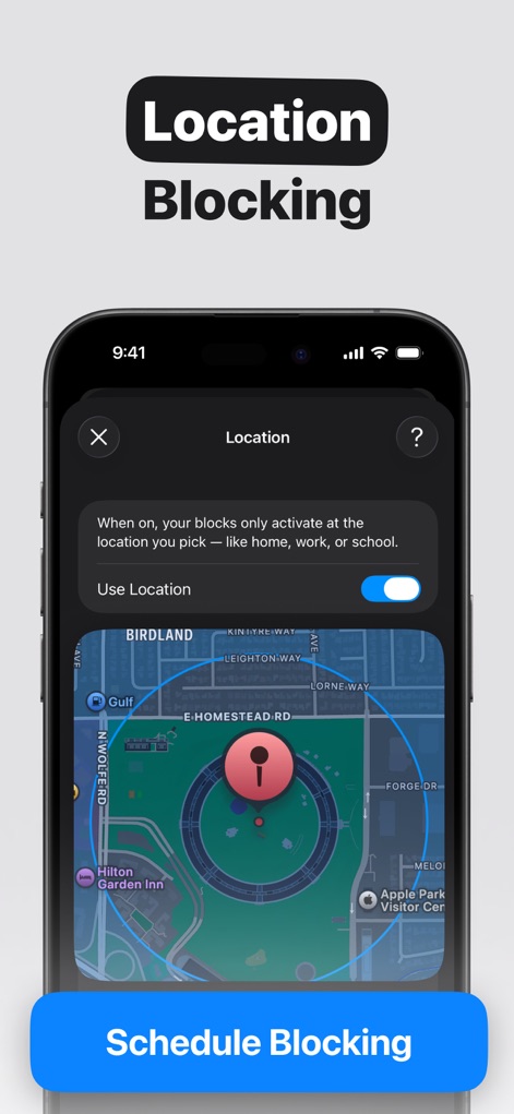 Refocus: Block Apps & Websites - O aplicativo apresenta a funcionalidade de "Location Blocking", permitindo que os usuários ativem bloqueios apenas em locais específicos, como exibido no mapa com um marcador de localização e um botão para agendar.