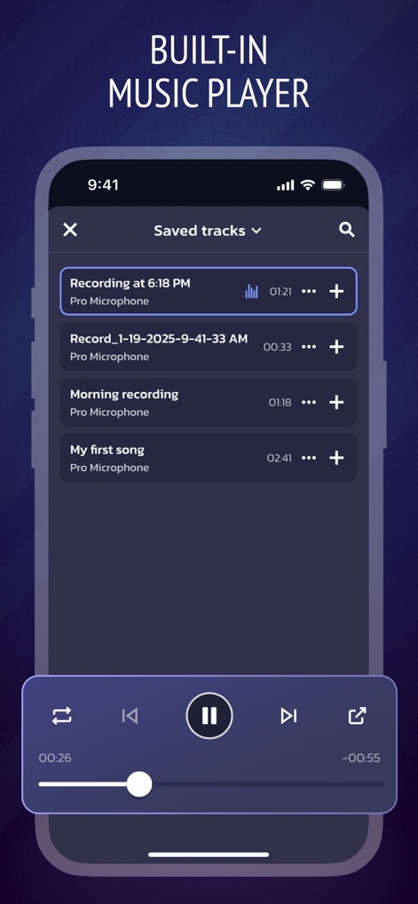Pro Microphone: Voice Record - El reproductor integrado facilita la organización y reproducción de las "Saved tracks", mostrando el nombre y la duración de cada grabación, además de ofrecer controles de "playback" para una escucha cómoda.