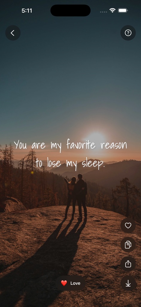 Status Save - 美しい夕暮れの山頂に立つカップルのロマンチックな風景と共に、「You are my favorite reason to lose my sleep.」という心温まる引用が表示されており、感情豊かなステータス更新が可能です。