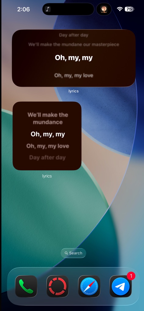 Lyrix: Dynamic Lyricsㅤ - Users benefit from dynamic lyric updates visible directly on their iPhone's lock screen and through the Dynamic Island, ensuring lyrics are always at hand.
