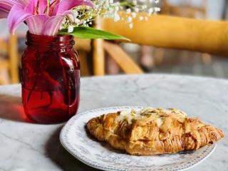 CommonWealth Coffeehouse & Bakery