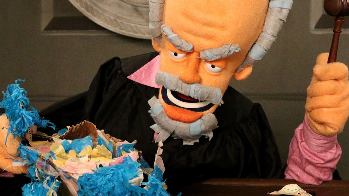 ‎Piñata Plaintiff - Judge Puppet (Season 1, Episode 6) - Apple TV