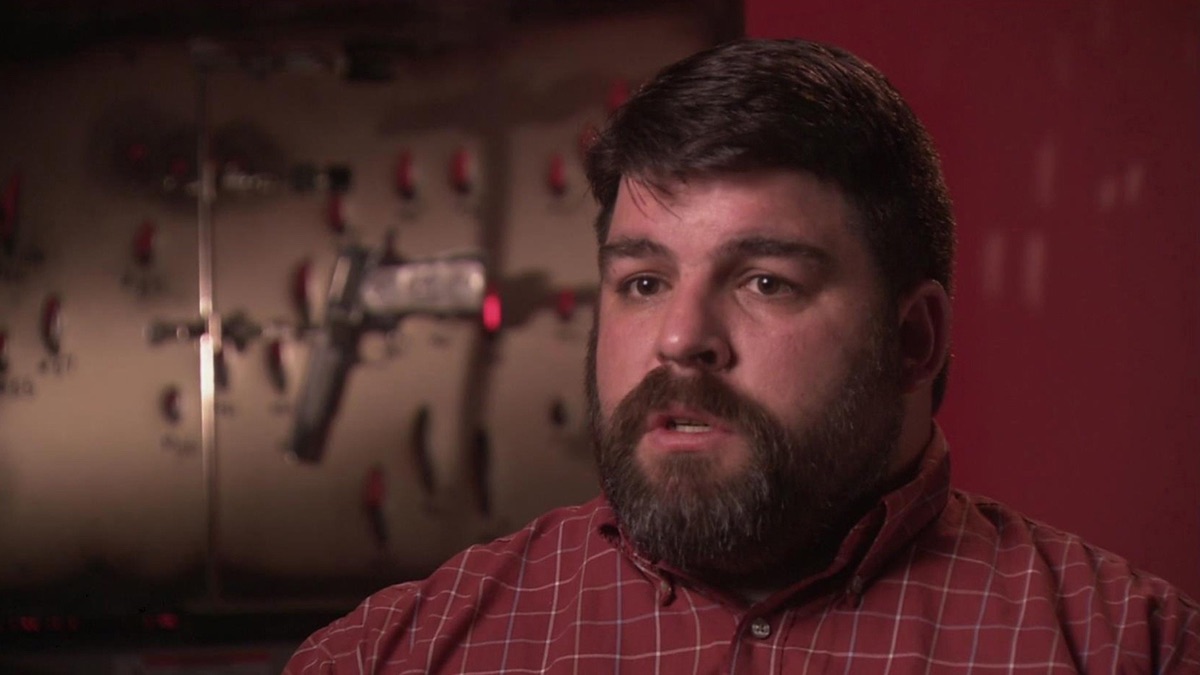 Gone Ballistic - Forensic Files (Season 14, Episode 16) - Apple TV