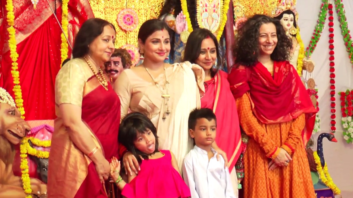 Vidya Balan Celebrates Durga Puja - E Buzz - Apple TV