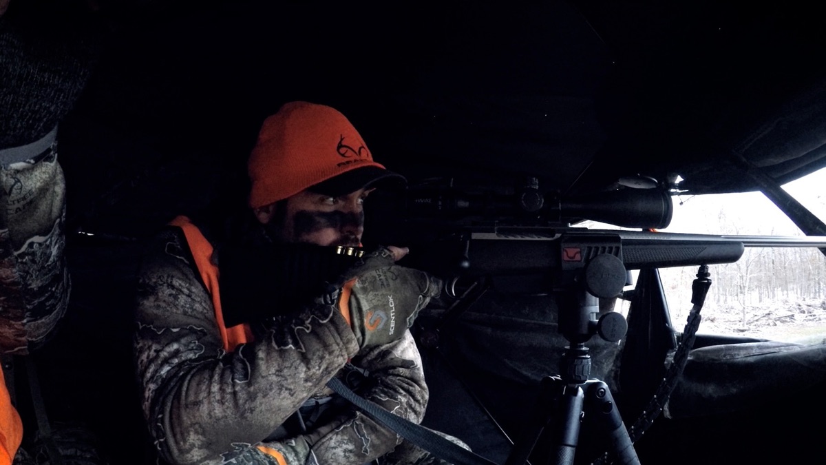 ‎Raven Rifle – Headhunters TV (Season 13, Episode 8) - Apple TV (CA)