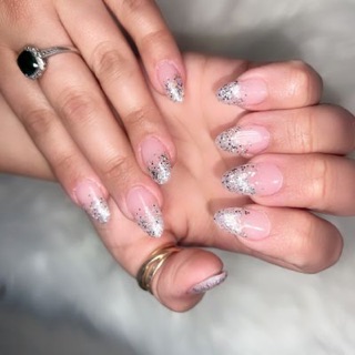 2Q Nails Bar Photos