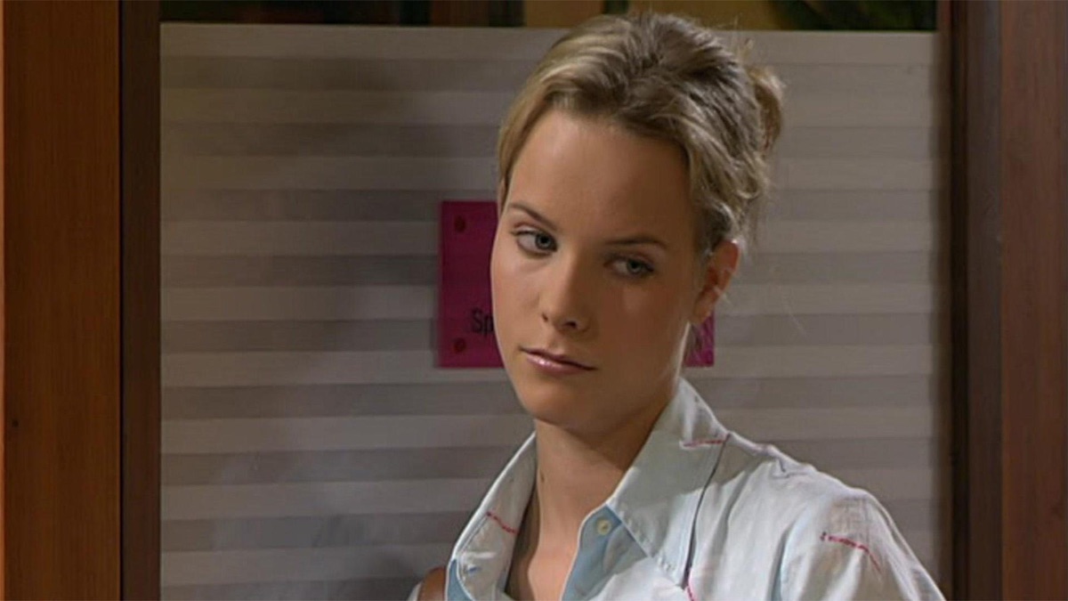 ‎Romy kann ihre Eifersucht auf René kaum verbergen - Unter uns (Staffel ...