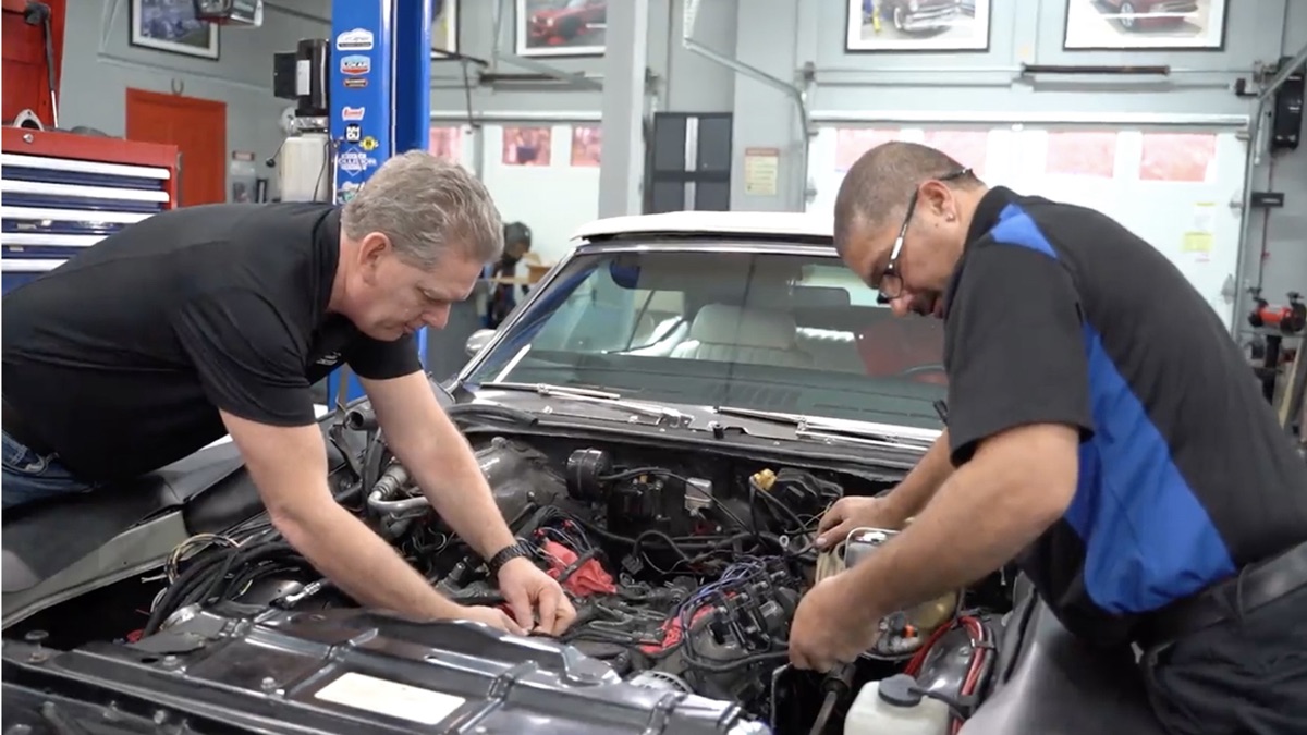 All New for the Olds - Sam's Garage (Season 10, Episode 6) - Apple TV