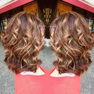 Diamonds & Curls Salon