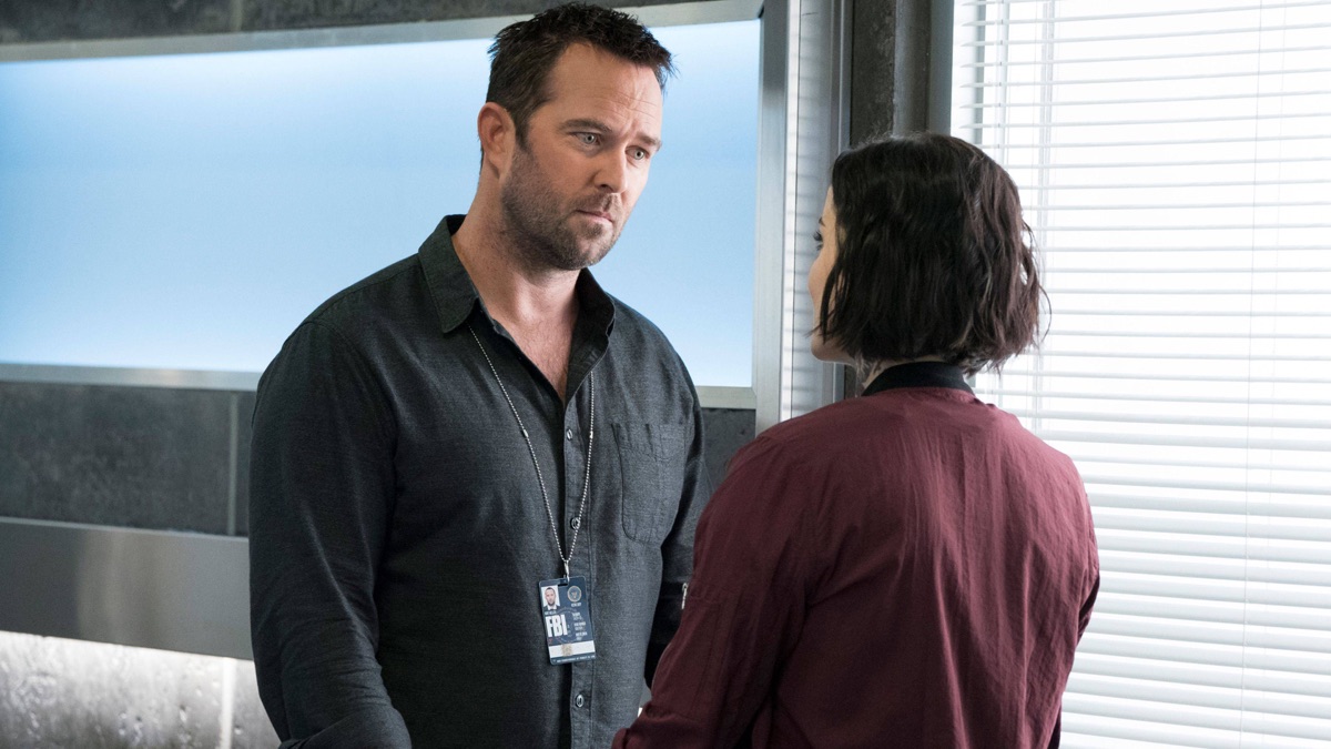 Naughty Monkey Kicks at Tree - Blindspot (Season 4, Episode 5) - Apple TV