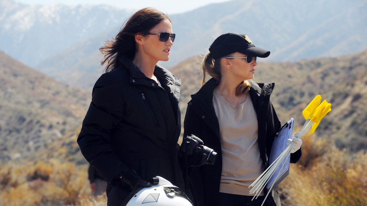 ‎Dune and Gloom - CSI: Crime Scene Investigation (Series 12, Episode 21 ...