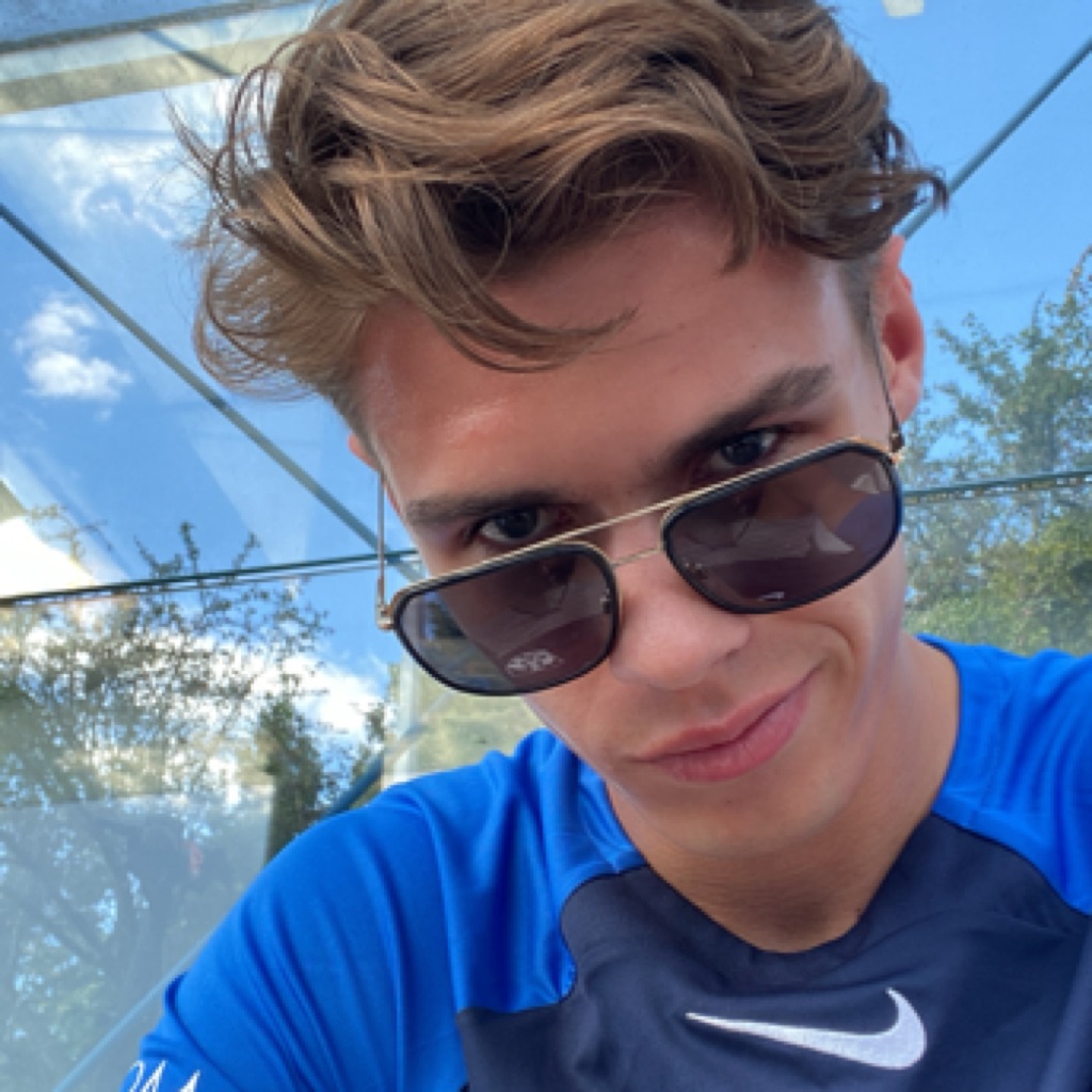 AppleMusic profile picture for @niko