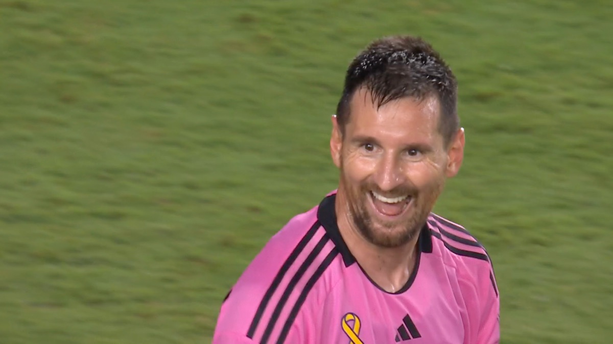 Goal: Messi vs. CLT, 67' - Watch MLS Highlights