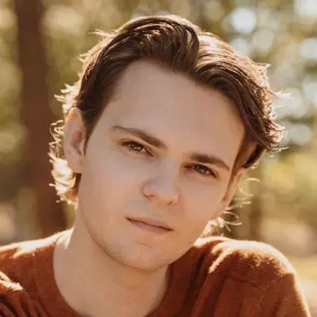 Robbie Kay