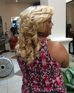 Yvelisse Salon
