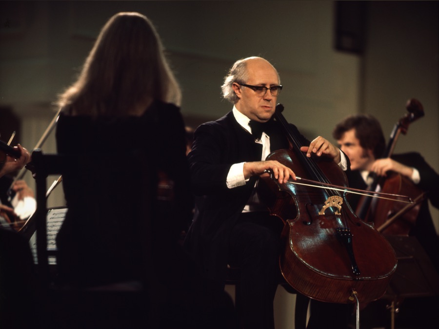 Rostropovich: Haydn's Cello Concerto No. 1 - Apple TV (CZ)