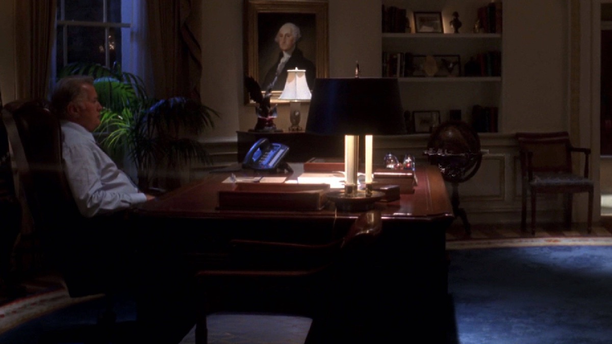 Duck and Cover – The West Wing (Season 7, Episode 12) | Apple TV