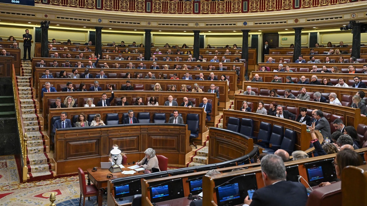 Nuevo golpe al Gobierno: Junts y PP tumban el decreto ómnibus que ...