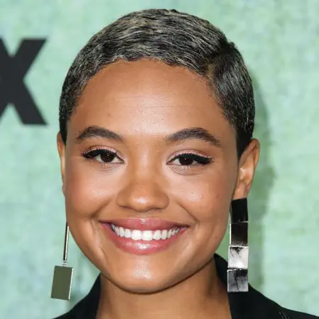 Kiersey Clemons