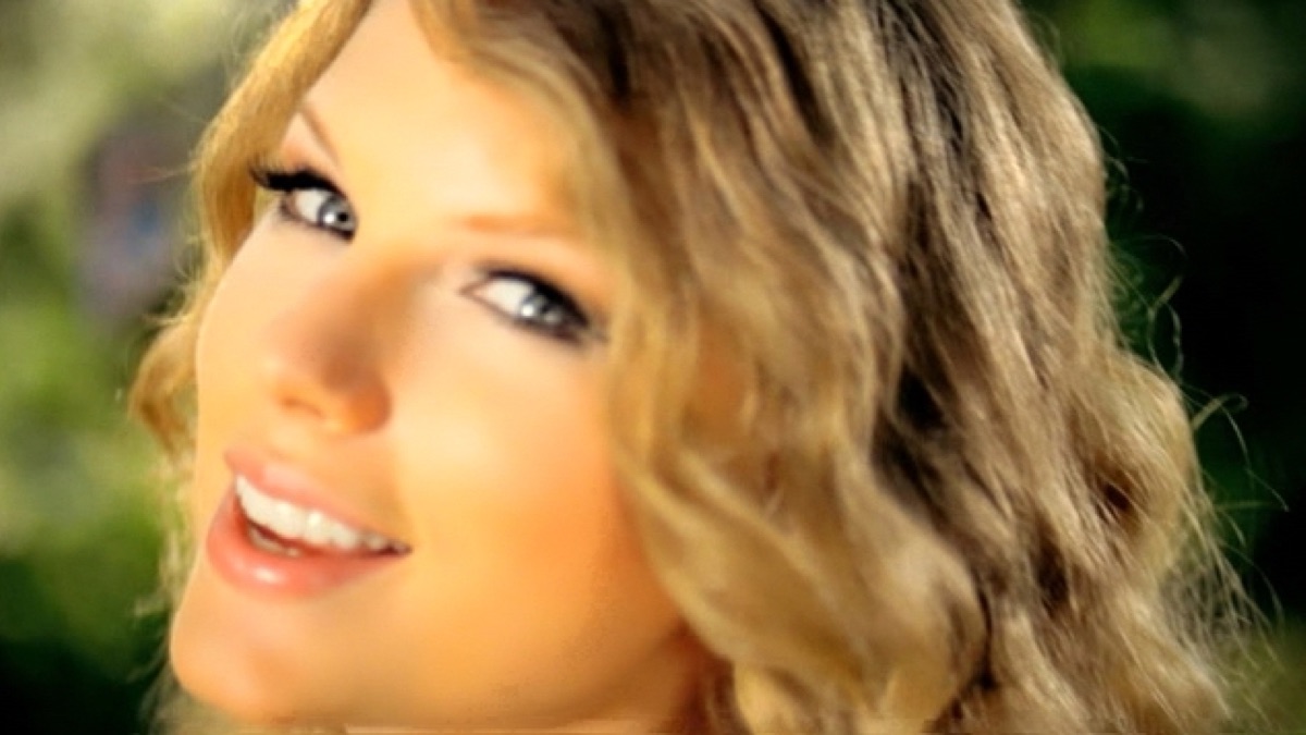 Mine - テイラー・スウィフトのミュージックビデオ - Apple Music