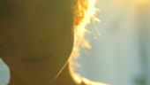 Video artwork for En t'attendant by Mélanie Laurent
